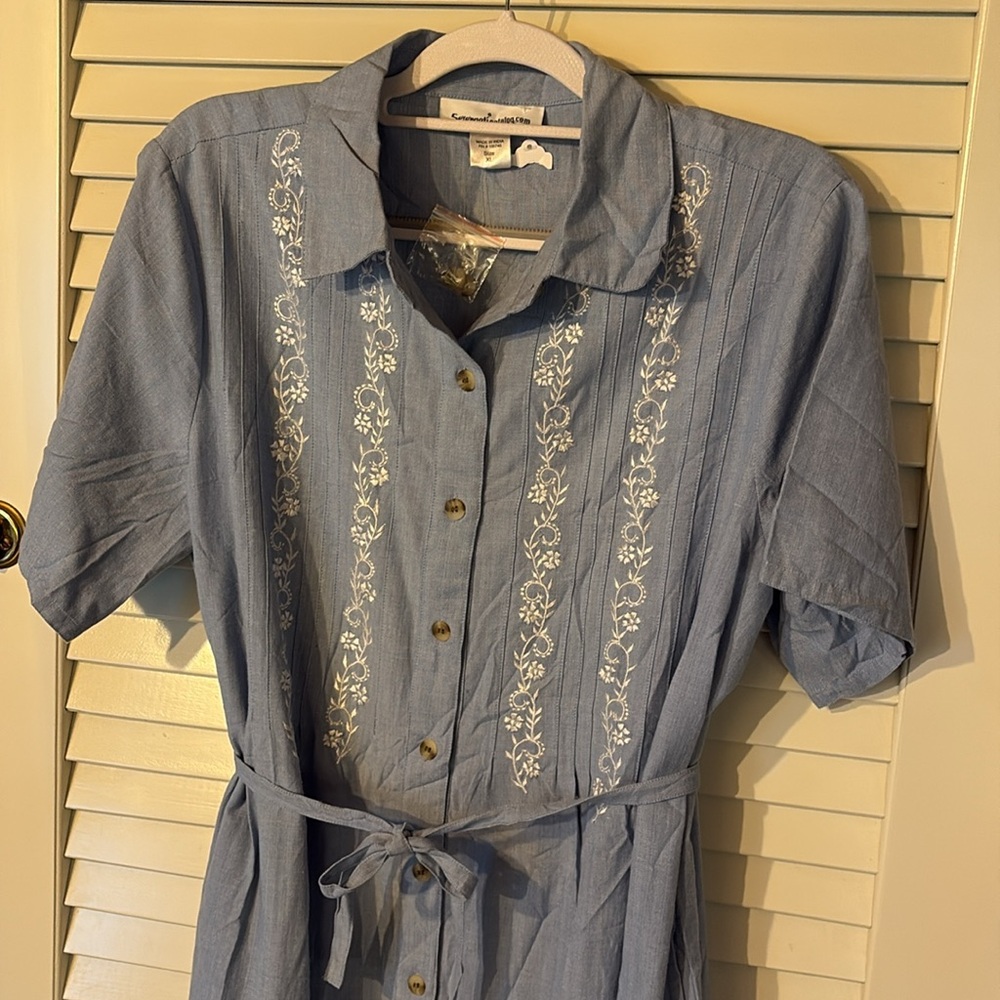 Chambray denim blue button down dress Floral Embroidered pockets lightweight